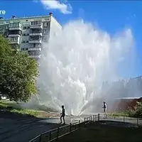 انفجار ناگهانی یک لوله اصلی آب در روسیه