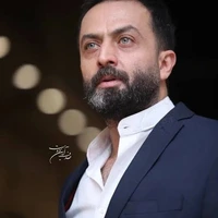 اشک‌های مصطفی زمانی در مراسم خاکسپاری زنده‌یاد همایون ارشادی