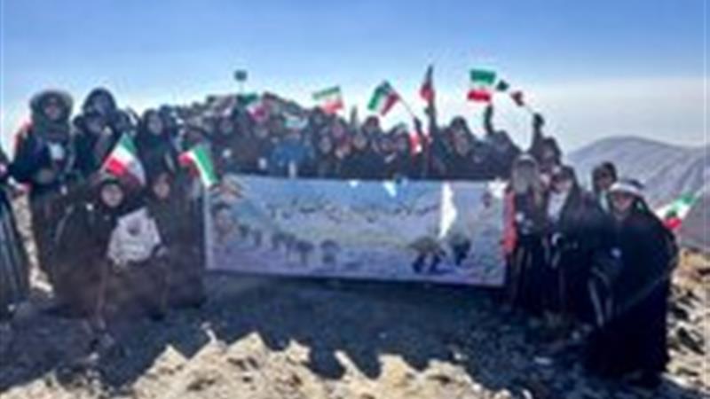 صعود کوهنوردان قمی به قله شیرباد «بام خراسان»