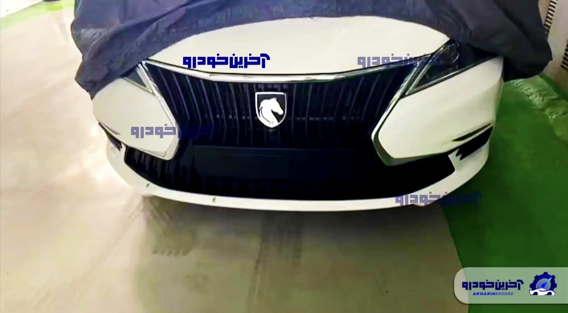 تولید اولین نمونه های محصول جدید ایران خودرو با لگوی جدید