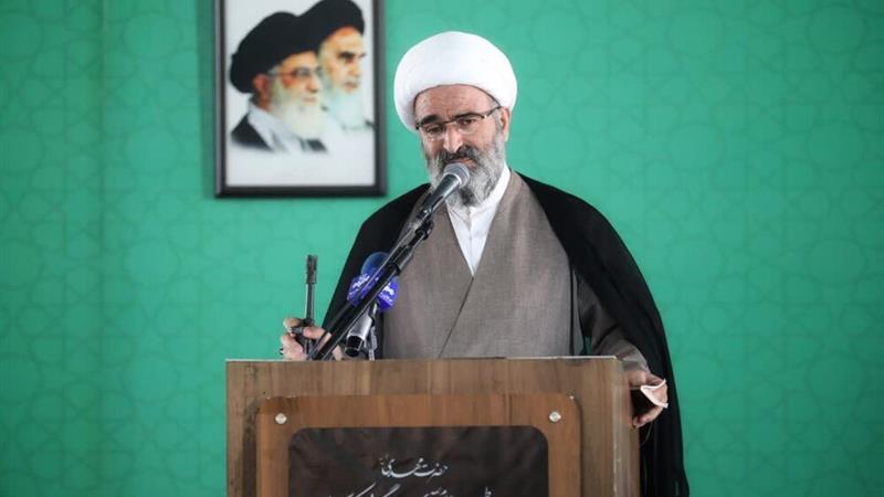 تاکید امام جمعه سمنان بر رفع نیاز آبی استان از خلیج فارس یا دریای خزر