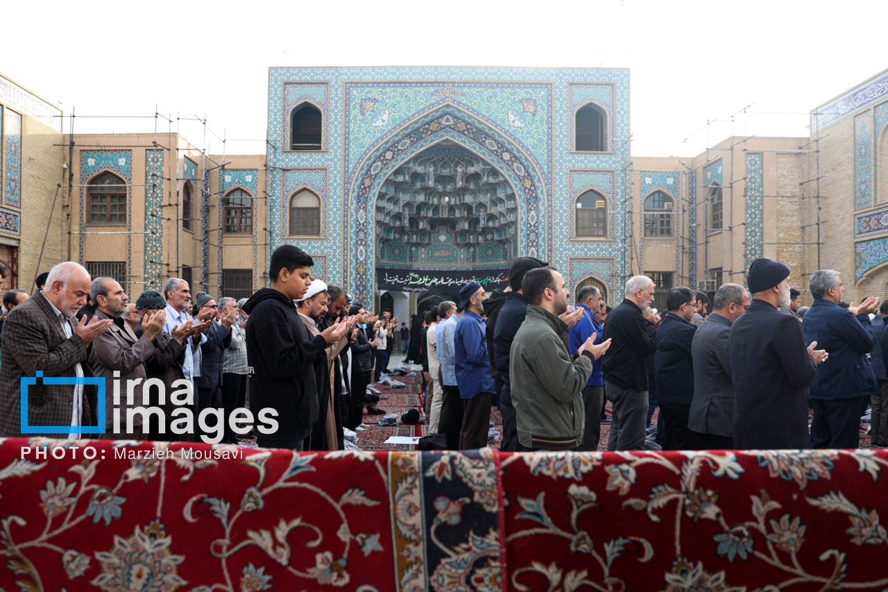 عکس/  ​​​​​​​اقامه نماز باران حرم حضرت عبدالعظیم حسنی (ع)