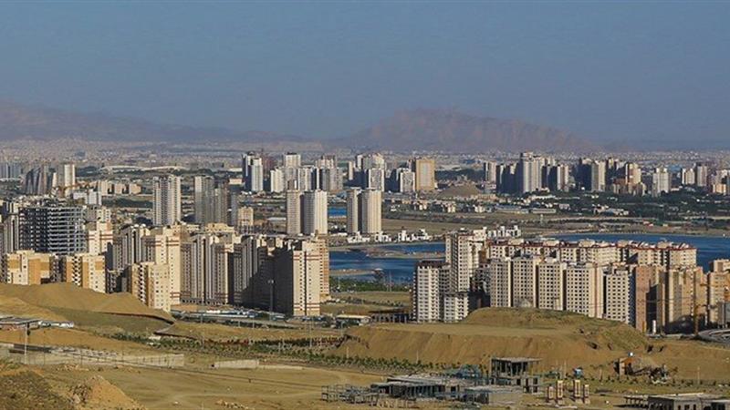 بارگذاری بی‌پایان جمعیت در شهری بی‌رمق