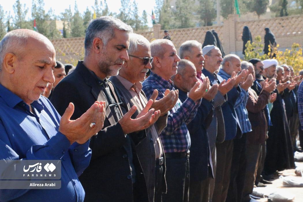 عکس/ اقامه نماز باران در بیرجند
