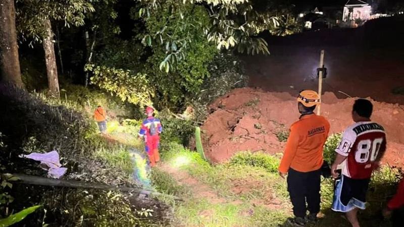 رانش زمین در اندونزی با ۲ کشته و ۲۱ مفقود 