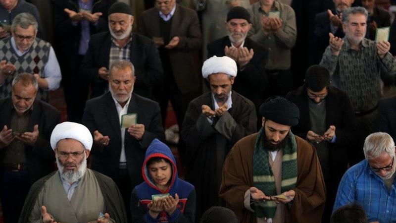 مردم قم با دعا و نیایش بارش رحمت الهی را طلب کردند