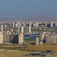 بارگذاری بی‌پایان جمعیت در شهری بی‌رمق