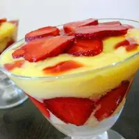 ژله توت فرنگی خوشمزه و جذاب با پودر کاسترد