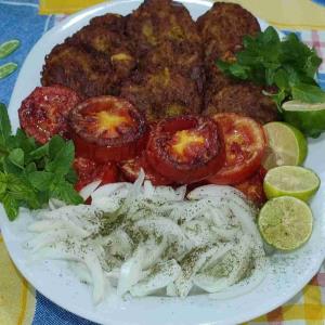  به وقت شام ..کباب شامی ...😋نوش نگاهتون 🍁💚🍁