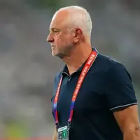 سرمربی عراق: باید چهار گل به امارات می‌زدیم