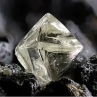 چرا ۷۰ درصد الماس‌های دنیا از یک نوع آتشفشان عجیب می‌آیند؟