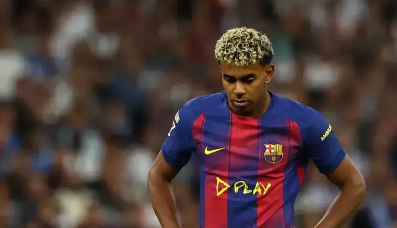 تصویر عجیب از یامال؛ کچل و با سبیل!