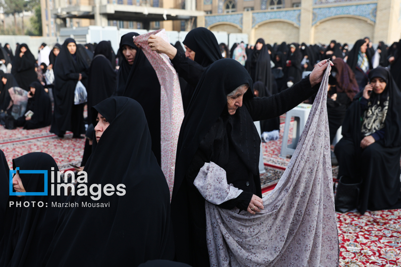 عکس/  ​​​​​​​اقامه نماز باران حرم حضرت عبدالعظیم حسنی (ع)