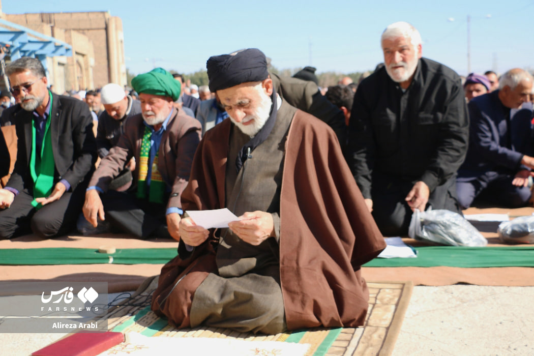 عکس/ اقامه نماز باران در بیرجند