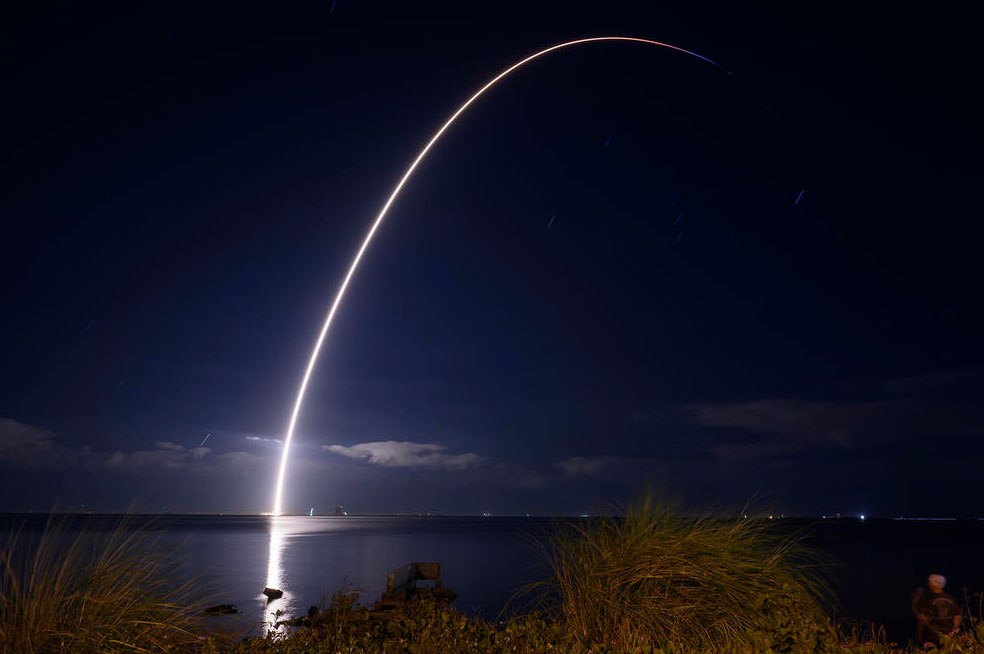 دیدنی های امروز؛ از سیل غزه تا پرتاب ماهواره های استارلینک