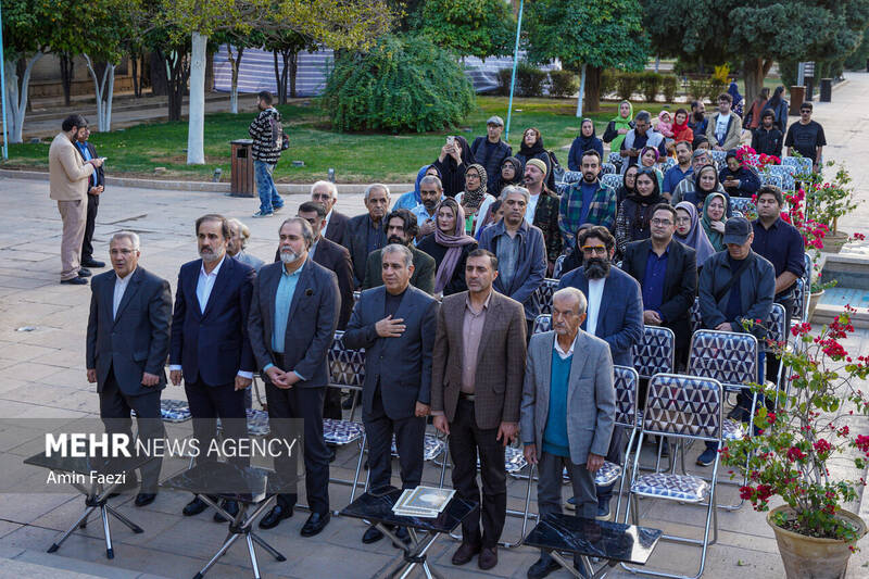 عکس/ رونمایی از پوستر جشنواره جهانی فیلم فجر