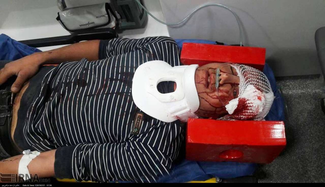 برخورد پراید و پژو در محور نطنز - کاشان با ۱۰ مصدوم