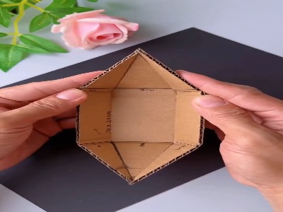 بساز و بران؛ قایق کوچک از مقوا