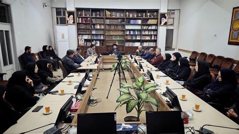 امام جمعه زنجان: برای تربیت نسل کتابخوان تر تلاش کنیم