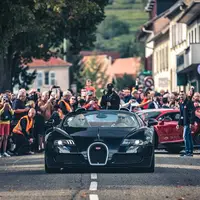 بیستمین سالگرد بوگاتی ویرون؛ شصت و شش دستگاه بوگاتی کنار هم!