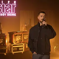 محمدرضا شایع با حمایت لایف استار کنسرت آنلاین برگزار کرد