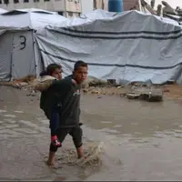غزه زیر باران؛ کودکان در سرما میلرزند