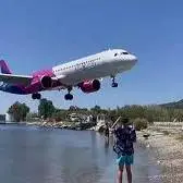 لحظه فرود در جزیره قشم بهترین حس دنیا