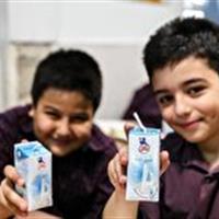 شیر مدارس استان یزد در آستانه توزیع ؛ اعتبار طرح به طور کامل تامین شد