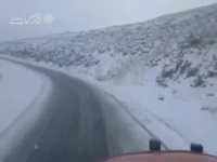 برف پاییزی گردنه «گلهبادوش» لرستان را سفیدپوش کرد