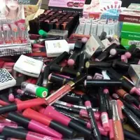 کشف ۲۰۰ میلیارد ریال لوازم آرایشی و بهداشتی قاچاق در همدان