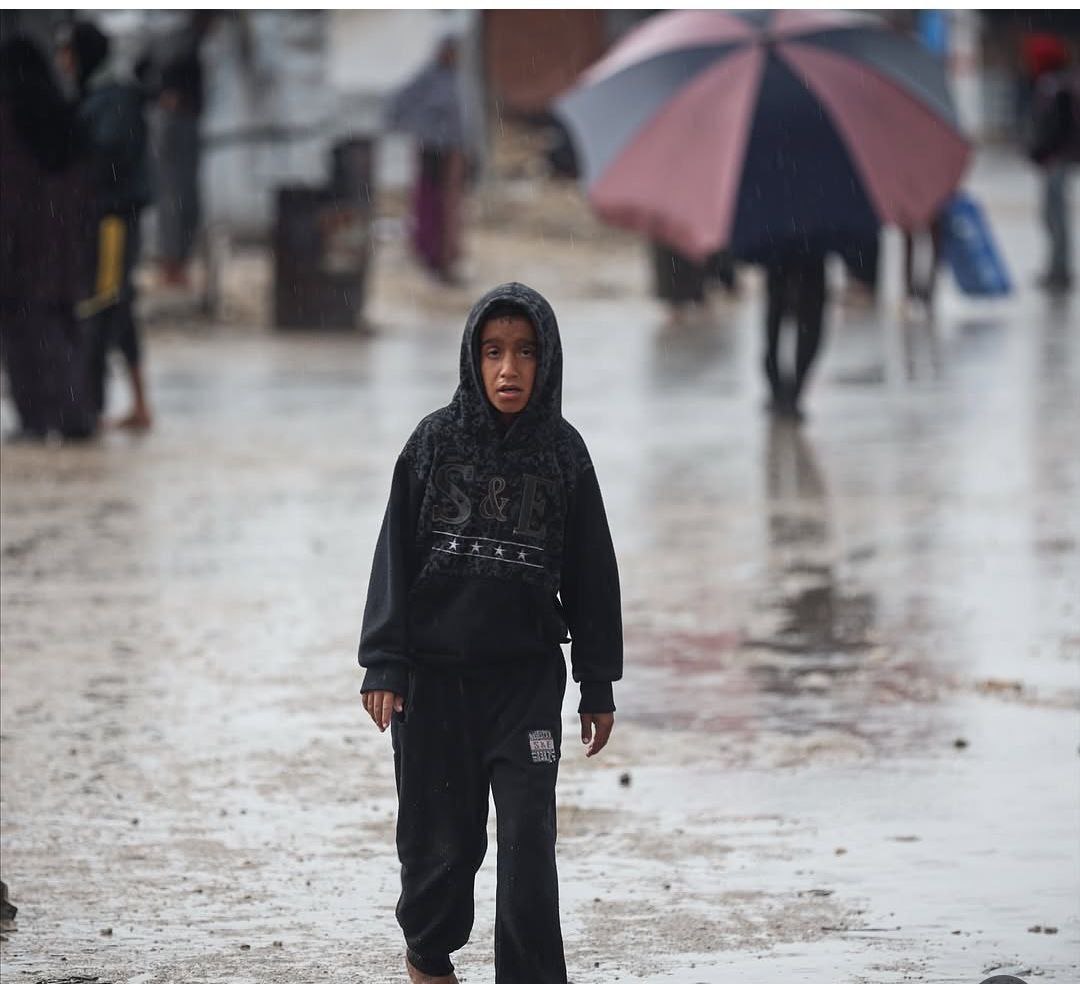 تصاویری دردناک از آوارگان نوار غزه بعد از باران