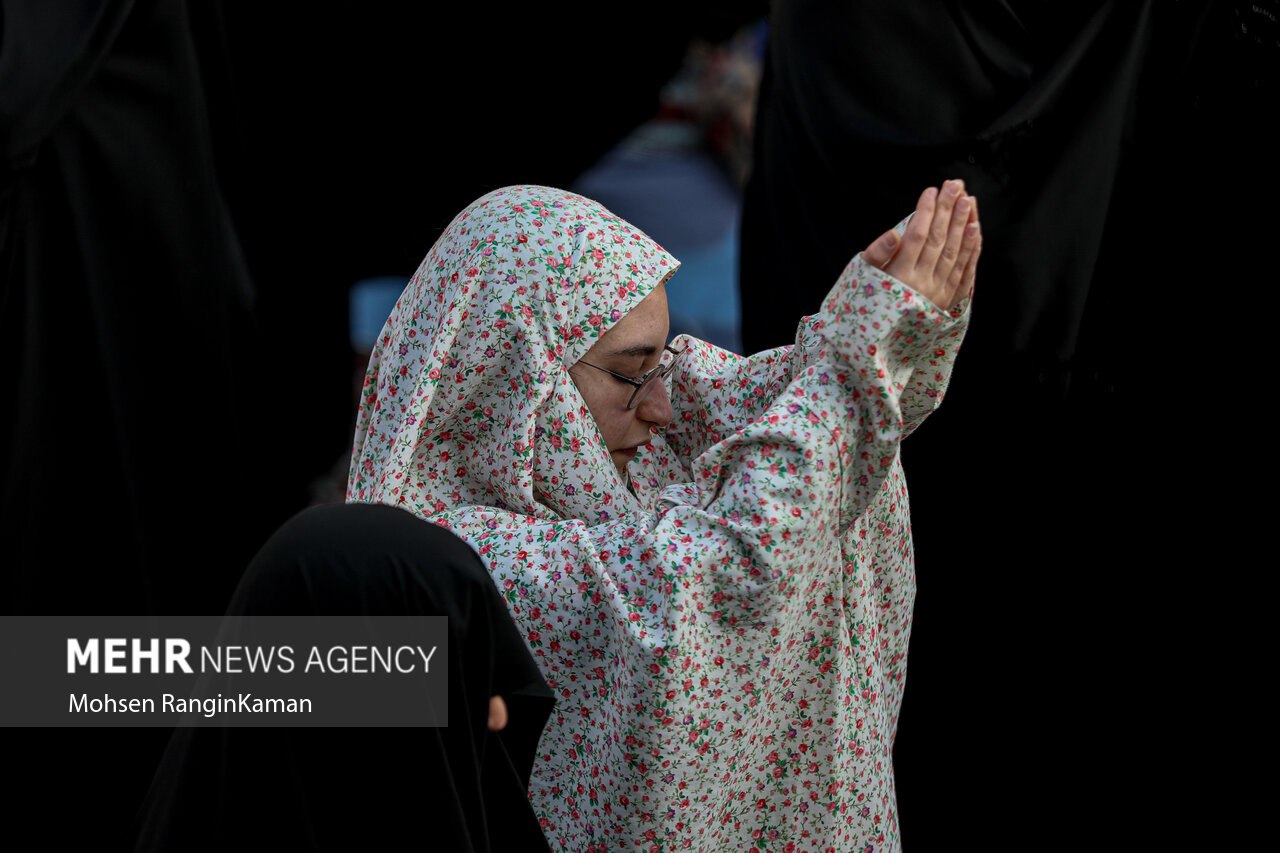 عکس/ اقامه نماز طلب باران در امام‌زاده صالح (ع) تهران