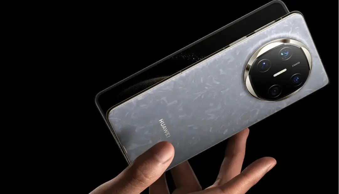 طراحی هواوی میت X8 لو رفت؛ گوشی تاشو با ۲۰ گیگابایت رم