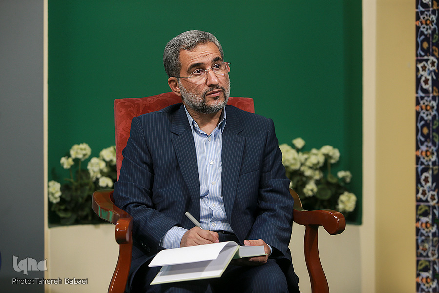 سرمقاله ایران/ مردمدوستی و غیرت دینی؛ دو شرط رهبری دینی