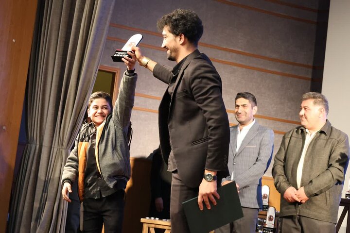 عکس/ برگزیدگان جشنواره تئاتر چهارمحال و بختیاری معرفی شدند + اسامی