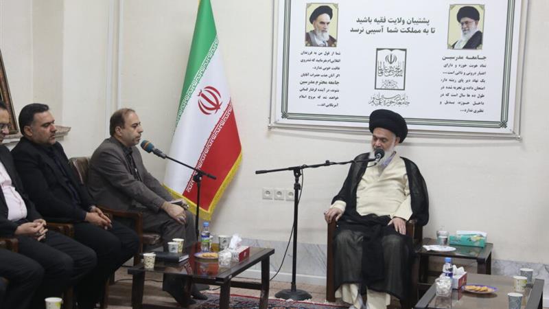 حسینی بوشهری: دشمنان به دنبال تغییر هویت ملی و دینی دانش آموزان هستند