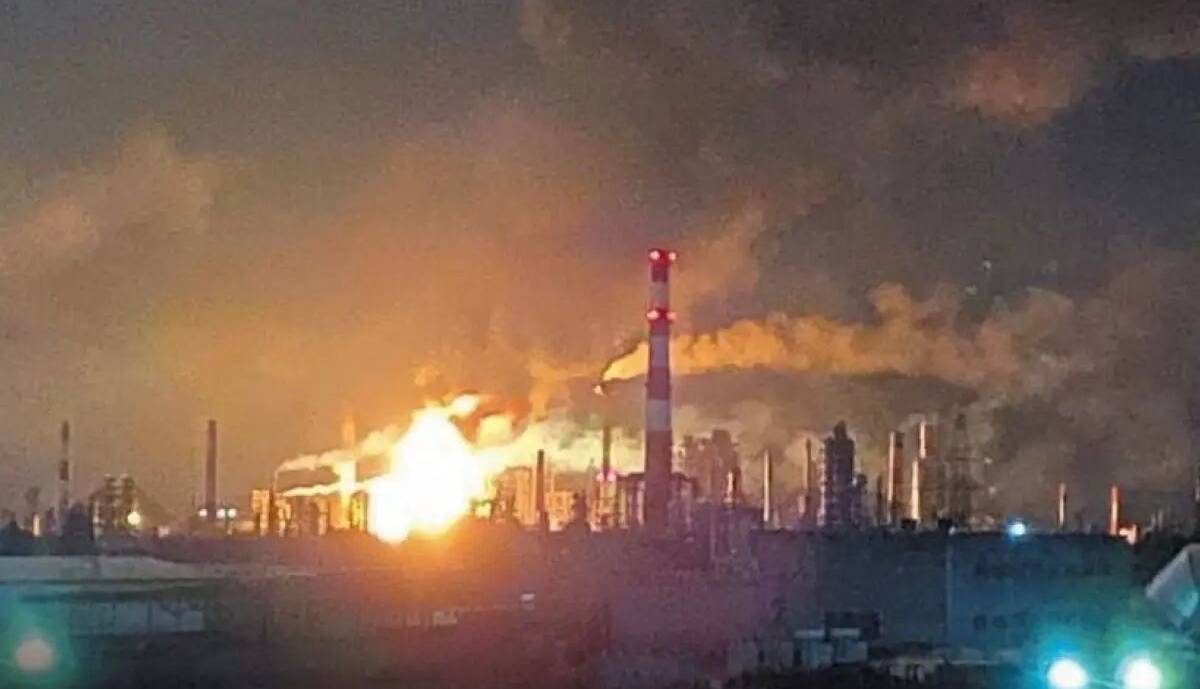 اوکراین به یک پالایشگاه نفت در نزدیکی پایتخت روسیه حمله کرد