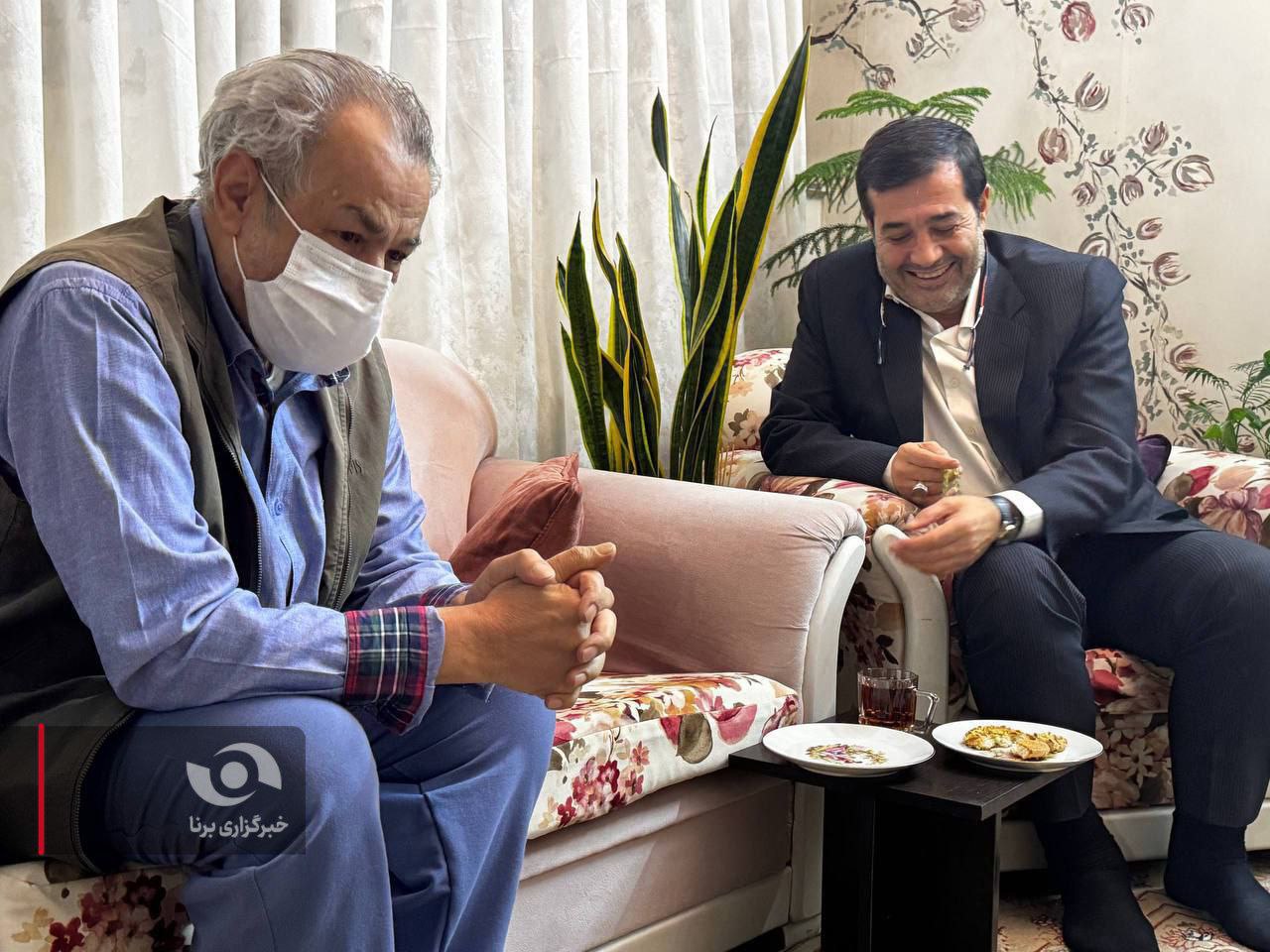  عیادت وزیر ورزش و جوانان از «ابراهیم افشار»