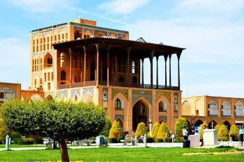 گردشگری/ کاخ عالی قاپو اصفهان؛ شاهکار معماری صفوی