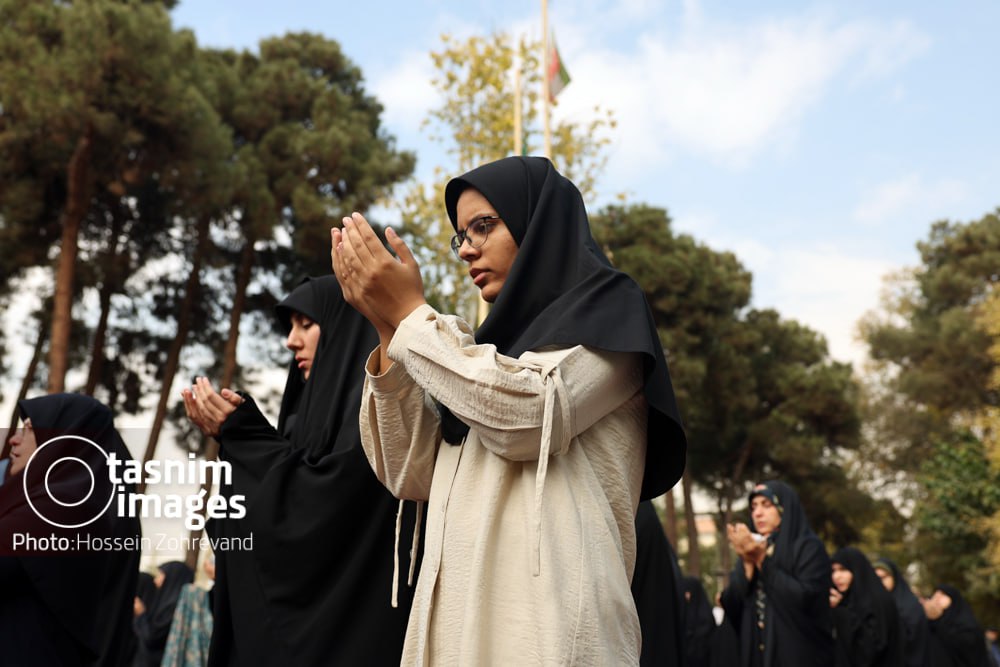 عکس/ نماز طلب باران در دانشگاه علم و صنعت