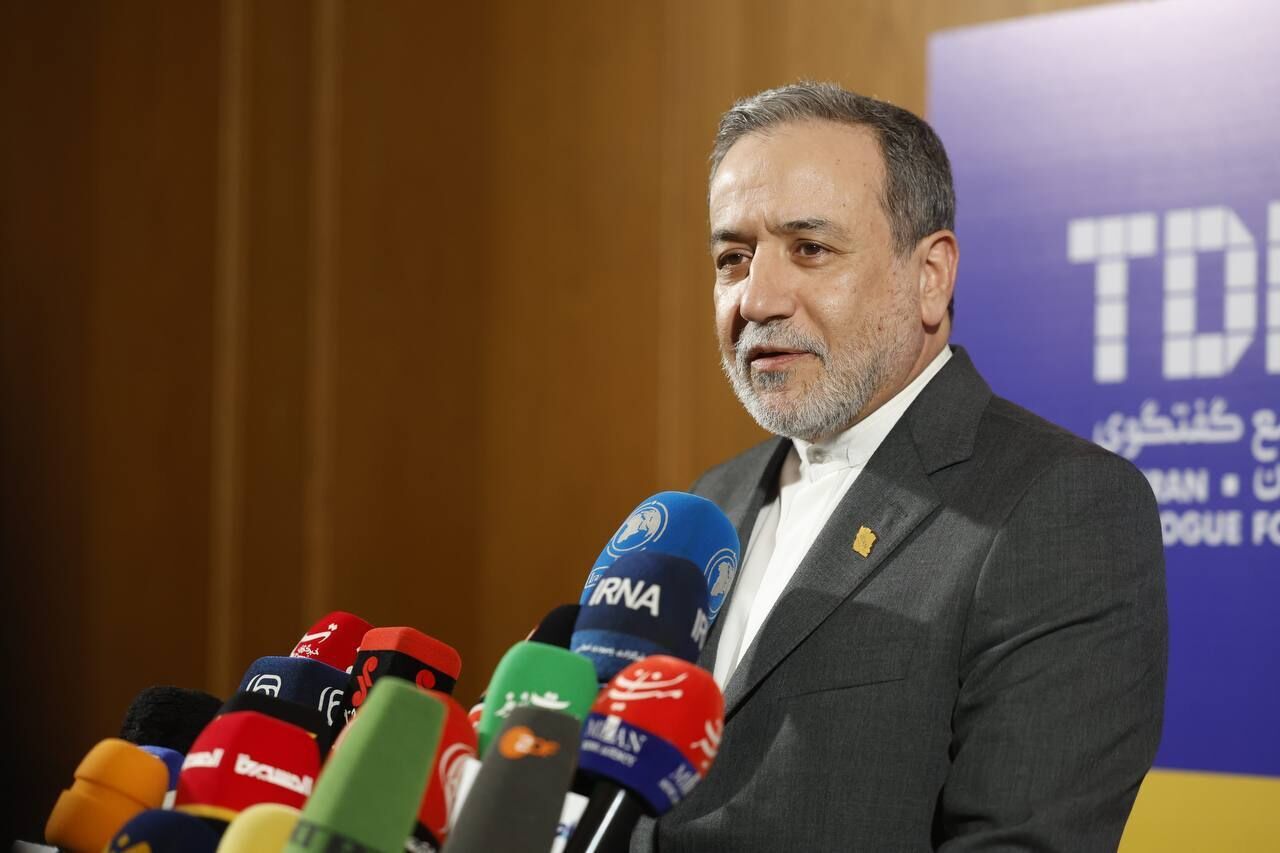 عراقچی: در حال حاضر به علت حملات صورت گرفته، در کشور غنیسازی انجام نمیشود