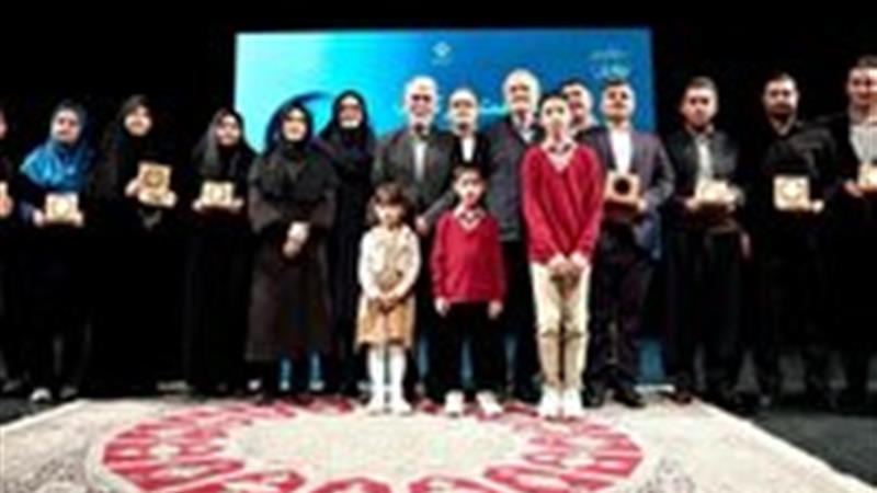 اهداء جایزه ویژه «تلاش» به کتابخانه سیدافضل موسوی زنجان