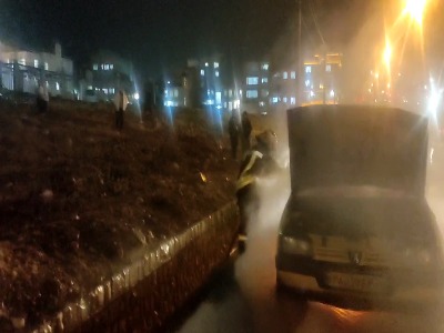 آتشسوزی تاکسی در شهرک پردیس کرمانشاه