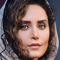 تصویر خوش حس‌و‌حال از الناز شاکردوست در طبیعت