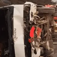 عکس/ واژگونی مینیبوس در جنوب تهران