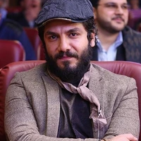 سلفی شلخته عباس غزالی با دخترش در آسانسور