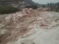 وقوع سیلاب در مسجد سلیمان