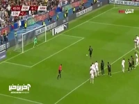 از روی نقطه پنالتی؛گل پنجم پرتغال توسط برونو فرناندز در دقیقه 3+45__پرتغال 5 - ارمنستان 1