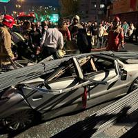 واژگونی کامیون در بلوار کوهسار تهران؛ نجات راننده محبوس شده