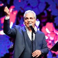 آقای مهران مدیری، در حد شب‌های برره می‌خوانی!